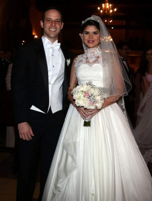 Juan y Ankie protagonizaron una romántica velada nupcial