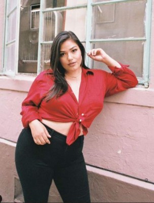 Vanessa Romero, la modelo de talla grande que le gana a los estándares de belleza