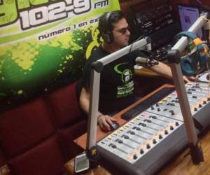 Ramiro Zavala es estudiante de Periodismo en la Universidad Autónoma de Nuevo León México.