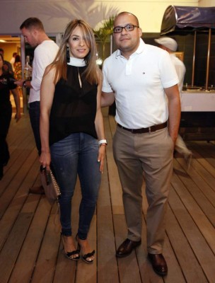 Estilo y Corona dan la bienvenida al verano en una tarde llena de música y sabor