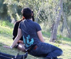 La táctica utilizada por los hombres es 'Pedir la famosa prueba de amor, el chantaje así como utilizar los sentimientos de la mujer y la caballerosidad'.