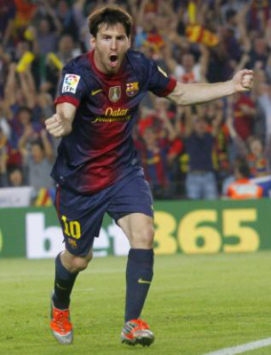 Messi se recupera del golpe en la rodilla y viaja a Sevilla