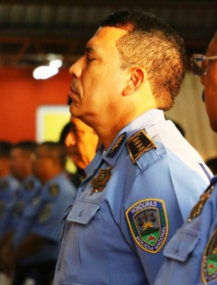 Con nuevo uniforme la policía hondureña celebra su 134 aniversario