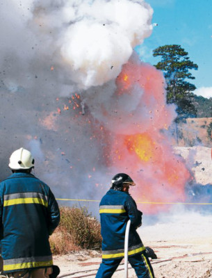 Destruyen pólvora decomisada