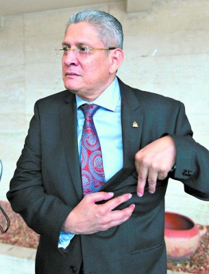 Esdras Amado López no descarta crear su propio partido político