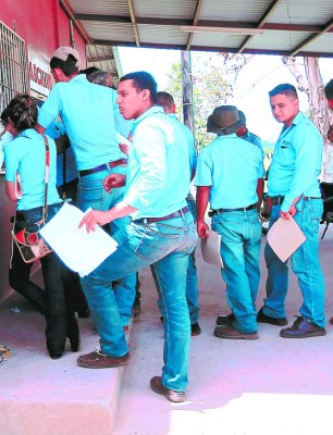 Honduras: Al menos 700 alumnos se graduarán en la UNA el próximo viernes