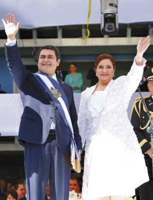 Presidente ofrece almuerzo a dignatarios
