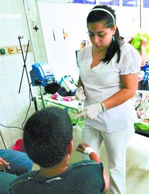 Inicia compra de medicinas para dengue y chikungunya