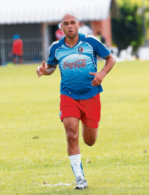 Douglas Caetano asegura que... 'Es buena la competencia”