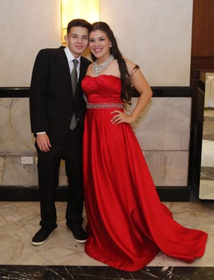 Elegante baile de graduación protagonizado por los seniors de la Hillcrest School