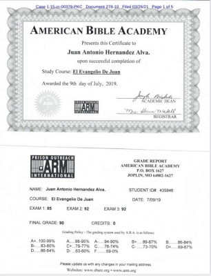 ¿Cuáles son los cursos bíblicos que ha recibido 'Tony' Hernández en la cárcel de Nueva York?