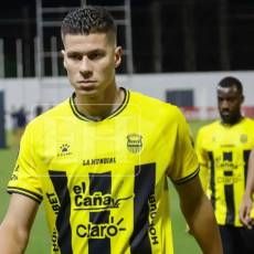 El defensor del Real España Juan Capeluto recordó cuando se formó en su país como futbolista.