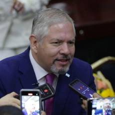 Enrique Reina, excanciller de la República durante el gobierno de Xiomara Castro.,