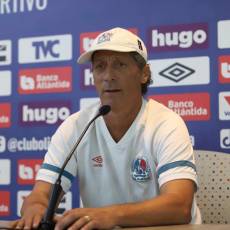 En TikTok se viralizó cómo supuestamente el entrenador del Olimpia estalló por la derrota en la Copa Centroamericana 2023.