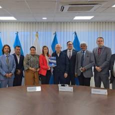 El pleno de consejeros del Consejo Nacional Electoral (CNE) conoció la propuesta de reforma a la Ley Electoral presentada por una comitiva de exautoridades del antiguo TNE, TSE y CNE el 23 de julio de 2026.