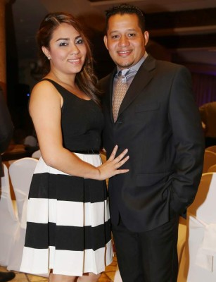 Marvin Fuentes y Carolina Lanza ya son esposos