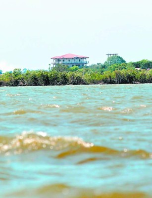 Honduras: Férreo control militar en el mar y en la laguna de Caratasca