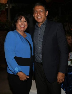 Silvia y Kenneth inician su felices para siempre