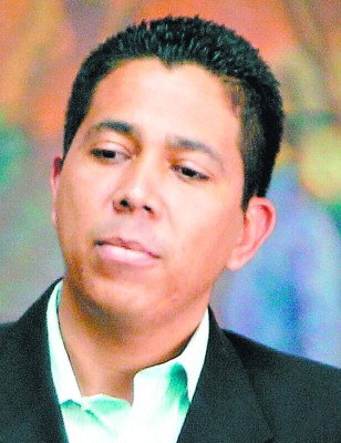 Presidente de Honduras organiza nueva policía