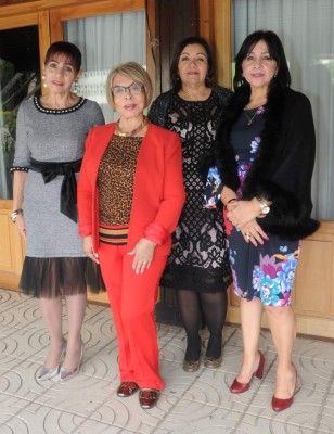 Damas del club charter 100 celebran almuerzo navideño