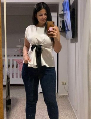 Samantha Velásquez, reluciente y estilizada, al regresar a la TV tras embarazo (FOTOS)