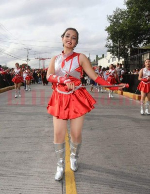 Hermosas palillonas adornan los desfiles patrios 2018 desde tempranas horas