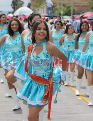 Las palillonas más bellas de los desfiles patrios 2018