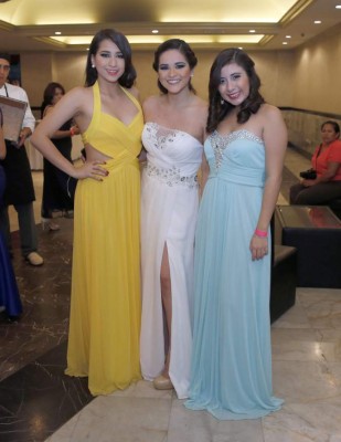 Elegante baile de graduación protagonizado por los seniors de la Hillcrest School