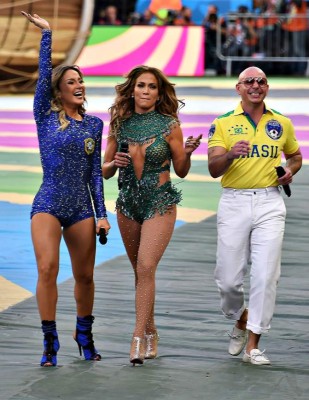 El show mundialista de JLo, Claudia Leitte y Pitbull