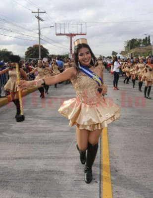 Las palillonas más bellas de los desfiles patrios 2018