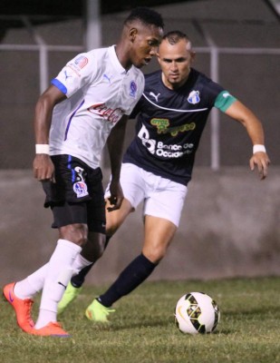 paliza y baile al León en el progreso