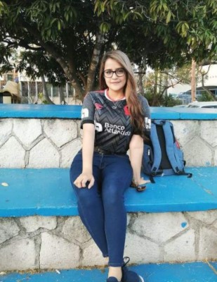 Amante de los autos y sonriente, así era Alice Melghem, la joven que murió en un accidente en la capital&nbsp;&nbsp;