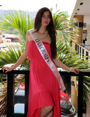 18 bellezas tras la corona de Miss Teen Honduras