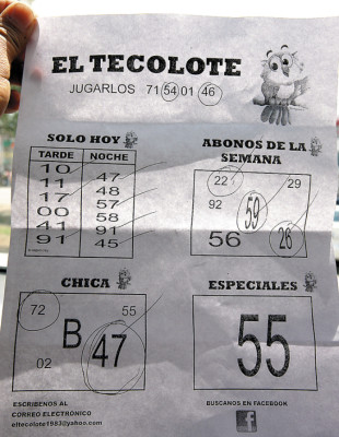 La muchedumbre buscaba a su 'adivino” de la lotería