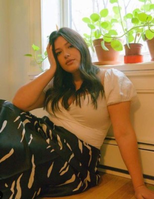 Vanessa Romero, la modelo de talla grande que le gana a los estándares de belleza