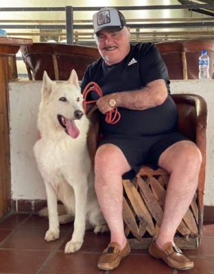 Su primer sueldo, sus empleos antes de la fama y sus trajes: lo que no sabías de Vicente Fernández