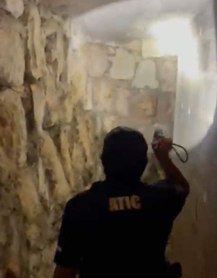 Descubren túneles en una lujosa vivienda asegurada a Santos Orellana