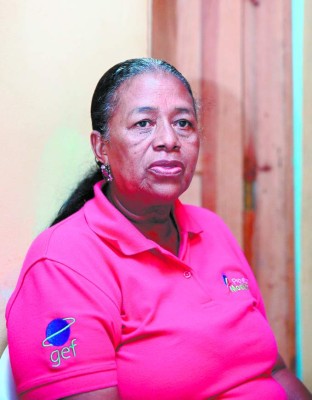 Lideresa que siembra y llena de esperanza a una Mosquitia olvidada