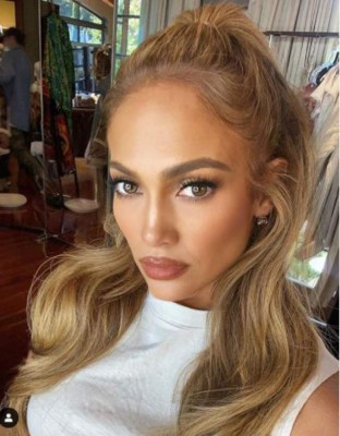 Las religiones que profesan estos famosos (FOTOS)