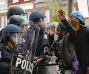 El Departamento de Policía de Baltimore condenó ese comportamiento. Foto AFP