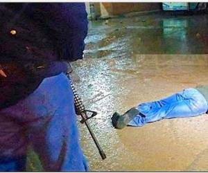 Las autoridades hallaron casquillos percutidos de escopetas en el lugar del crimen, adonde se desplegaron policías y militares.