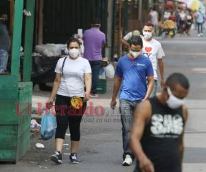 Los capitalinos deben continuar implementando las medidas de bioseguridad para evitar más contagios que coloquen a la ciudad como el epicentro del virus. Foto: Efraín Salgado/ EL HERALDO