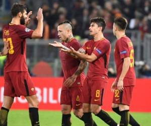 Los jugadores y el cuerpo técnico aceptaron asimismo pagar de sus bolsillos a los empleados del club que se hallan en paro parcial. Foto: AFP