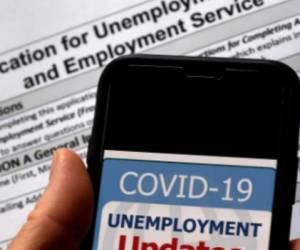 El número de personas que pidieron por primera vez un subsidio semanal por desempleo en Estados Unidos siguió en un nivel alto de 1,5 millones de demandantes. Foto: AFP