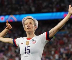 Rapinoe, pieza clave para que Estados Unidos ganara el Mundial femenino en Francia en 2019, dijo que la inclusión -de las minorías y de las mujeres- es clave para el progreso. Foto: AFP