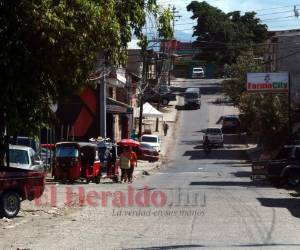 Las calles de la Arturo Quezada lucieron vacías, sin la presencia de unidades de transporte público. Foto: Estalin Irías/ EL HERALDO