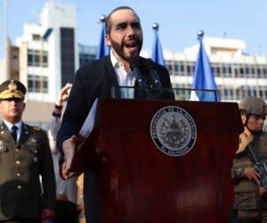 Nayib Bukele ha tomado fuertes medidas de seguridad para evitar el ingreso de extranjeros a su territorio. Foto: AP