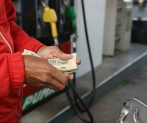 Los combustibles impactan en el costo de los productos y servicios. Foto: Archivo/ EL HERALDO