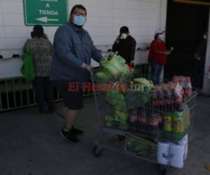 Algunos capitalinos respetaron las medidas para evitar el contagio por coronavirus. Foto: Johny Magallanes.