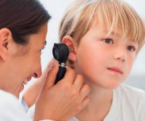 Usualmente las afecciones auditivas en los niños son hereditarias, según expertos. Foto: Pixabay